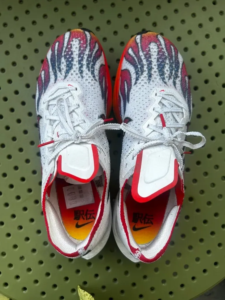 Used Nike ZoomX Vaporfly Next% 3 bike — image 5 of 8