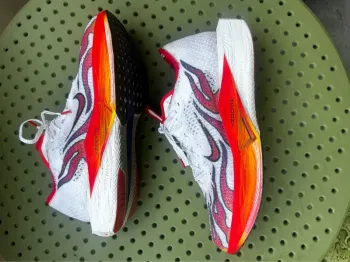 Used Nike ZoomX Vaporfly Next% 3 bike — image 2 of 8