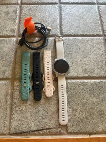 Used Garmin Venu 2S bike — image 2 of 10