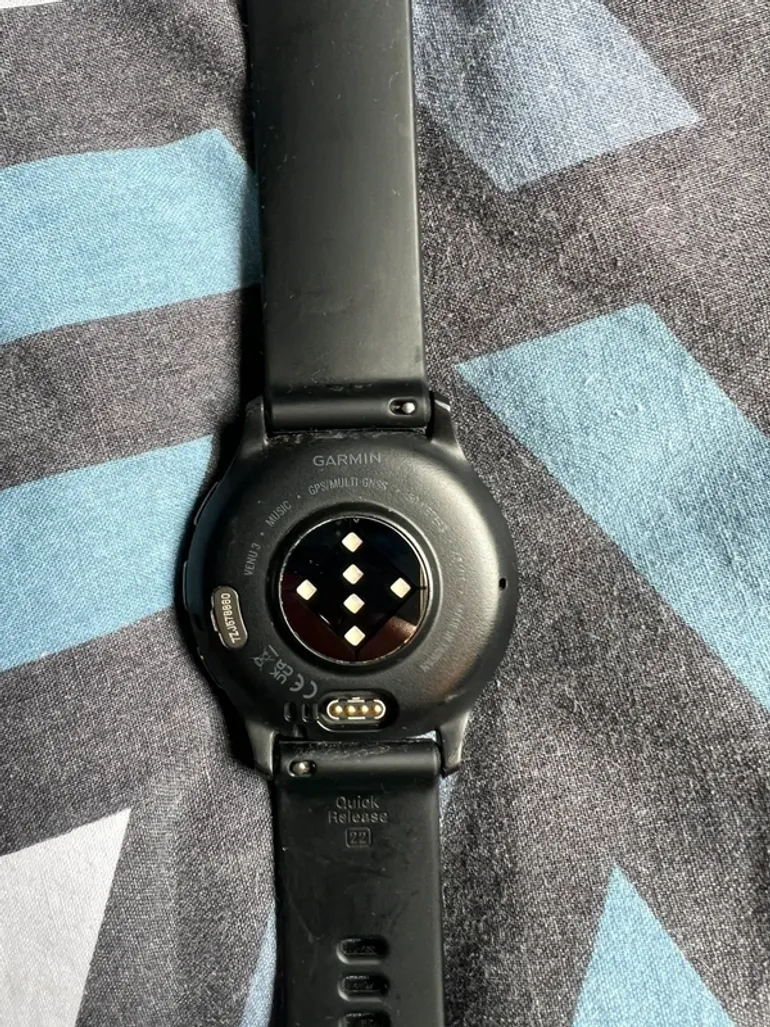 Used Garmin Venu 3 bike — image 3 of 5