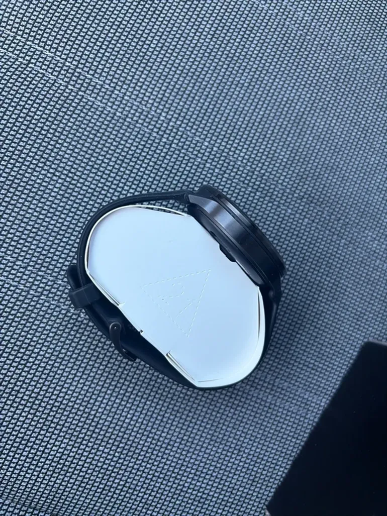 Used Garmin Venu 4 2025 bike — image 3 of 5