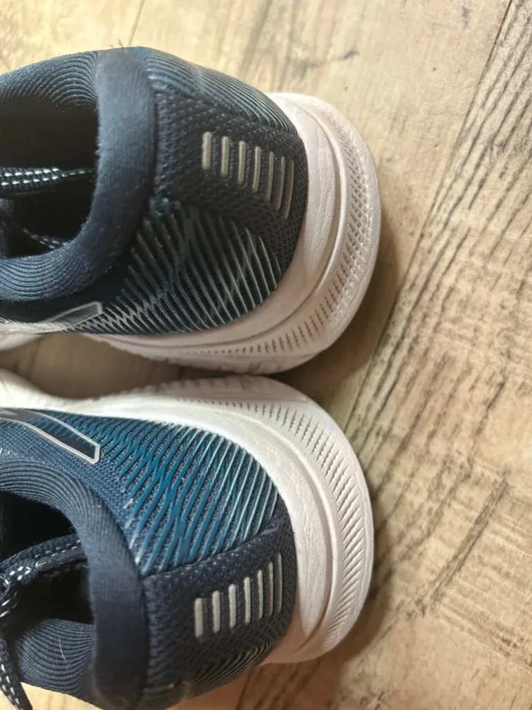 Used Asics pure gel bike — image 4 of 5