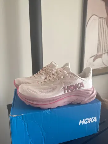 Used Hoka Clifton 10 Running Shoes