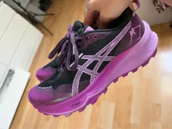 Used Asics Trabuco 12 Running Shoes