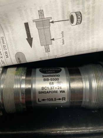 Used Shimano Boîtier pédalier  105 BB-5500 bike — image 2 of 4