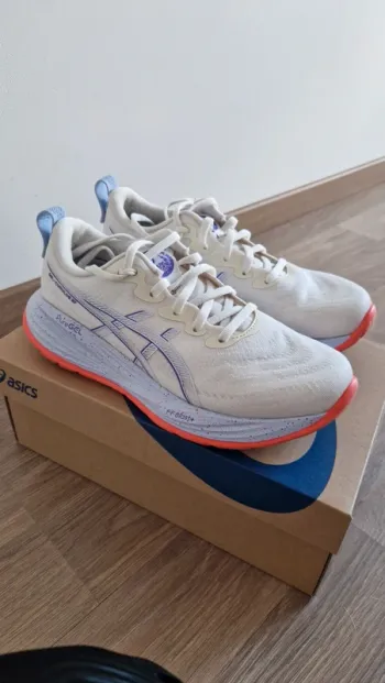 Used Asics Gel Cumulus Running Shoes