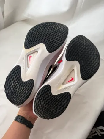 Used Nike Zoom Fly 5 bike — image 4 of 6