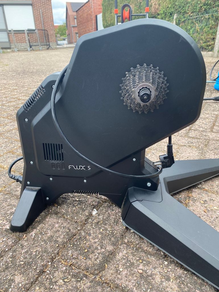 Tweedehands Tacx FLUX S Smart Trainer bike — afbeelding 2 van 3
