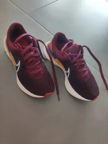 Nike Performance Running Shoes usato