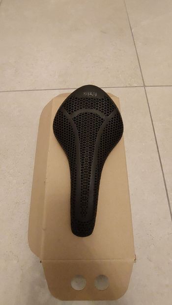 Brugt Fizik Tempo Aliante R1 Adaptive 2026 Saddles & Seatposts