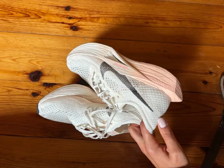 Nike Vaporfly bike usato — immagine 3 di 3