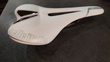 Gebrauchtes Selle Italia SLR Kit Carbonio Flow White Saddles & Seatposts