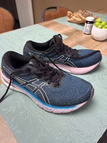 Gebrauchtes Asics Running Shoes bike — Bild 7 von 8