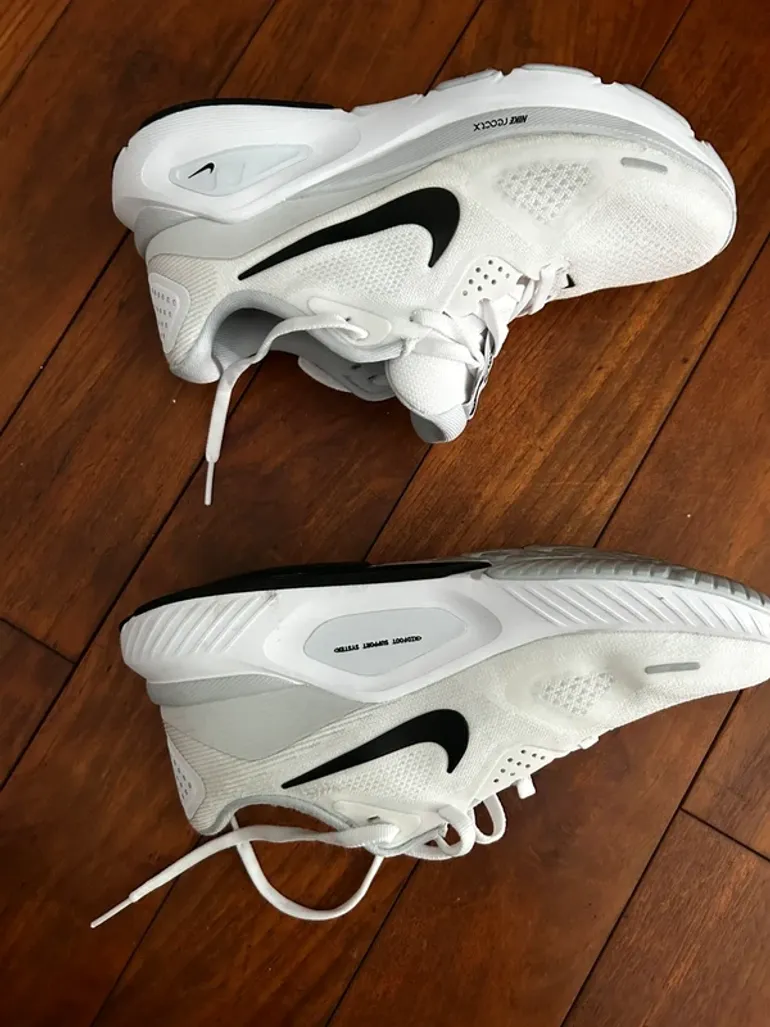 Used Nike Running Shoes bike — image 5 of 9