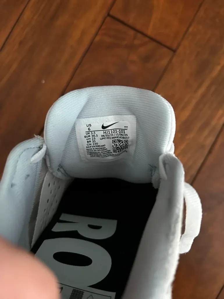 Used Nike Running Shoes bike — image 8 of 9