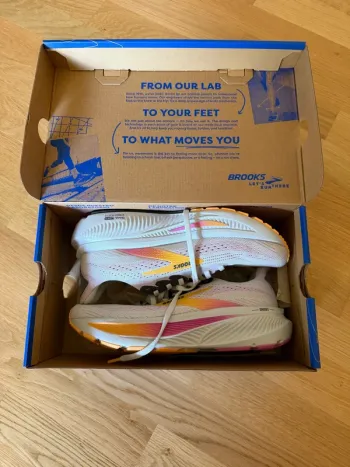 Käytetty Brooks Ghost 17 Running Shoes