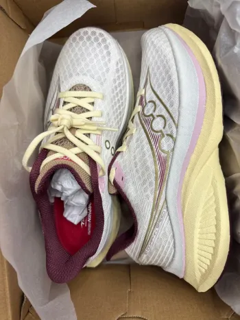 Käytetty Saucony Endorphin Speed 5 Running Shoes