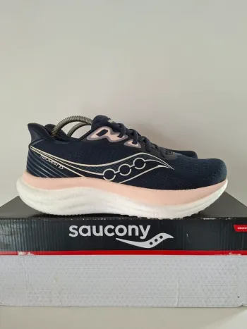 Saucony Triumph 23 bike d'occasion — image 3 sur 15