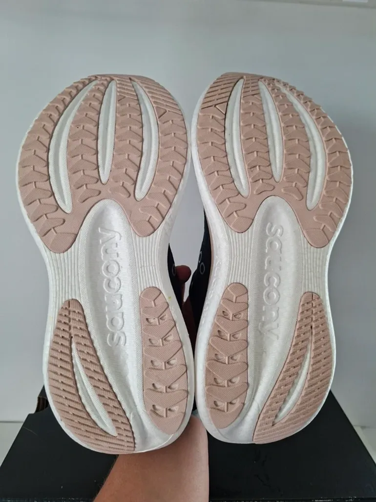 Saucony Triumph 23 bike d'occasion — image 12 sur 15
