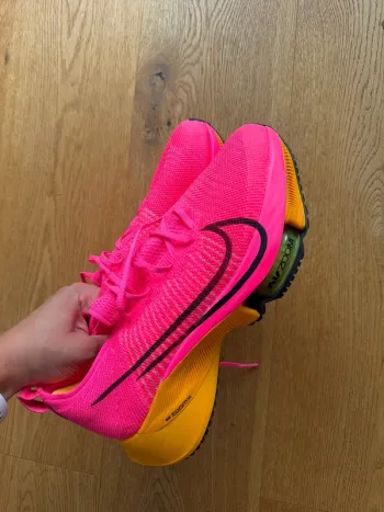 Brugt Orange Nike Schuhe Running Shoes