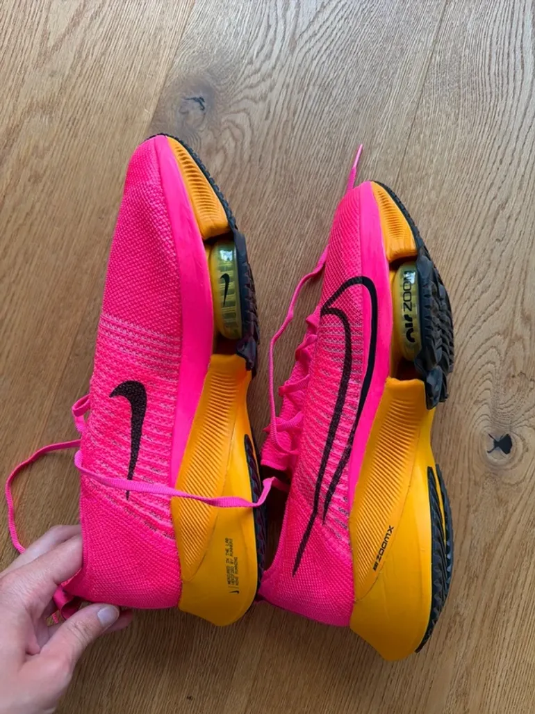 Brugt Orange Nike Schuhe bike — billede 3 af 6
