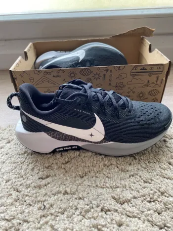 Used Pegasus Trail 5 Running Shoes