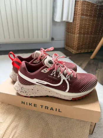 Použité Pegasus React Trail 4 Running Shoes