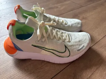 Ideal Free Flyknit Running Shoes usato