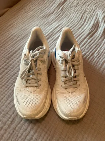 Używany White Bondi 9 Running Shoes