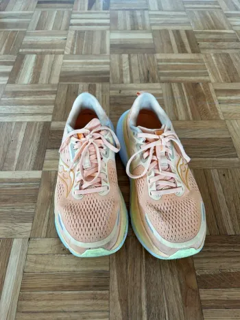 Used Saucony PWR RUN Guide18 bike — image 2 of 6