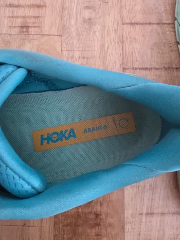 Hoka Arahi 6 bike d'occasion — image 4 sur 5
