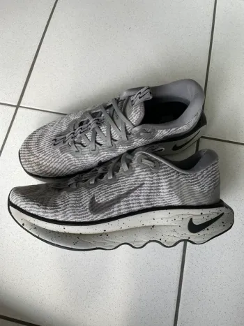 Used Nike Motiva Running Shoes