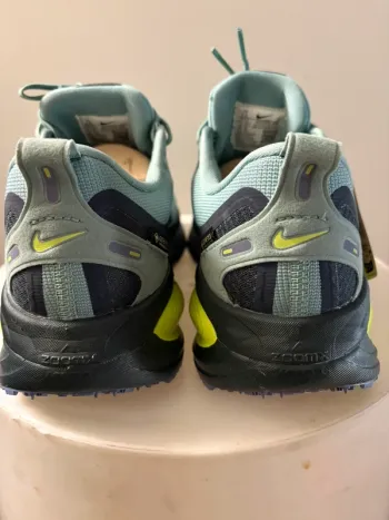 Used Nike Vomero 18 GTX bike — image 7 of 11