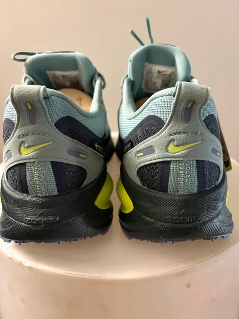 Used Nike Vomero 18 GTX bike — image 7 of 11