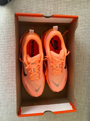 Gebrauchtes Orange Vomero Plus Zoom X Running Shoes