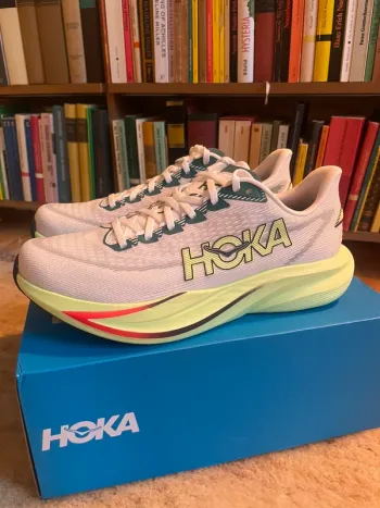 Used Hoka Mach 7 Running Shoes
