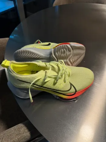 Brugt Nike Air Zoom Tempo NEXT% bike — billede 5 af 7