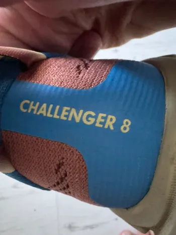 Used Hoka Challenger 8 bike — image 9 of 10