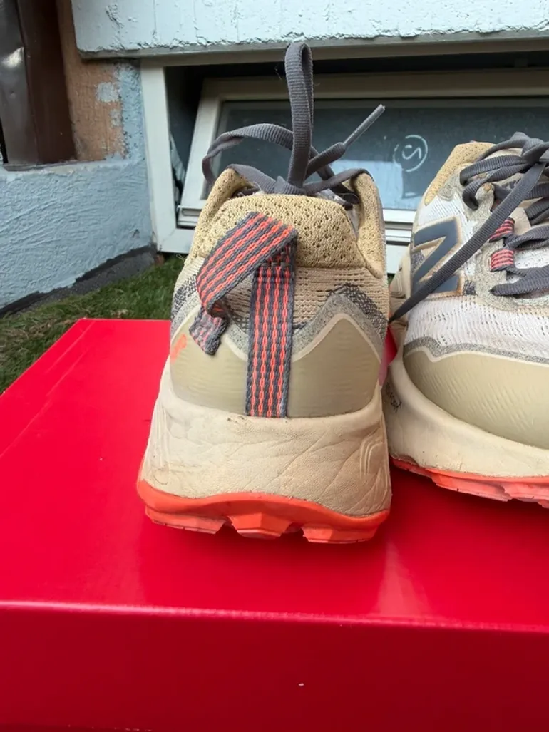 New Balance Hierro Foam V9 bike usato — immagine 8 di 11