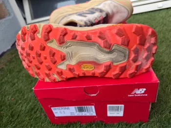 New Balance Hierro Foam V9 bike usato — immagine 3 di 11