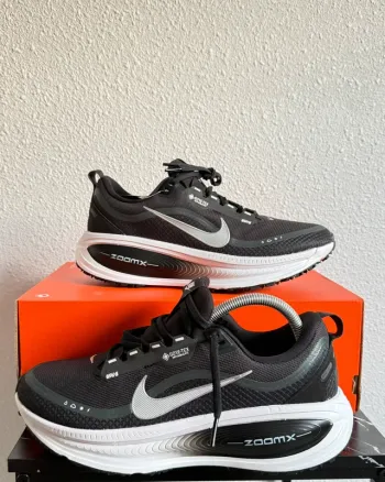 Nike Vomero 18 GTX Running Shoes usato