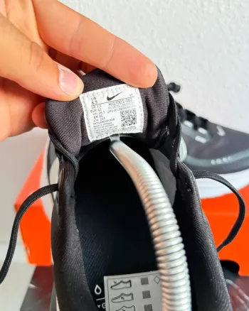 Nike Vomero 18 GTX bike usato — immagine 4 di 10