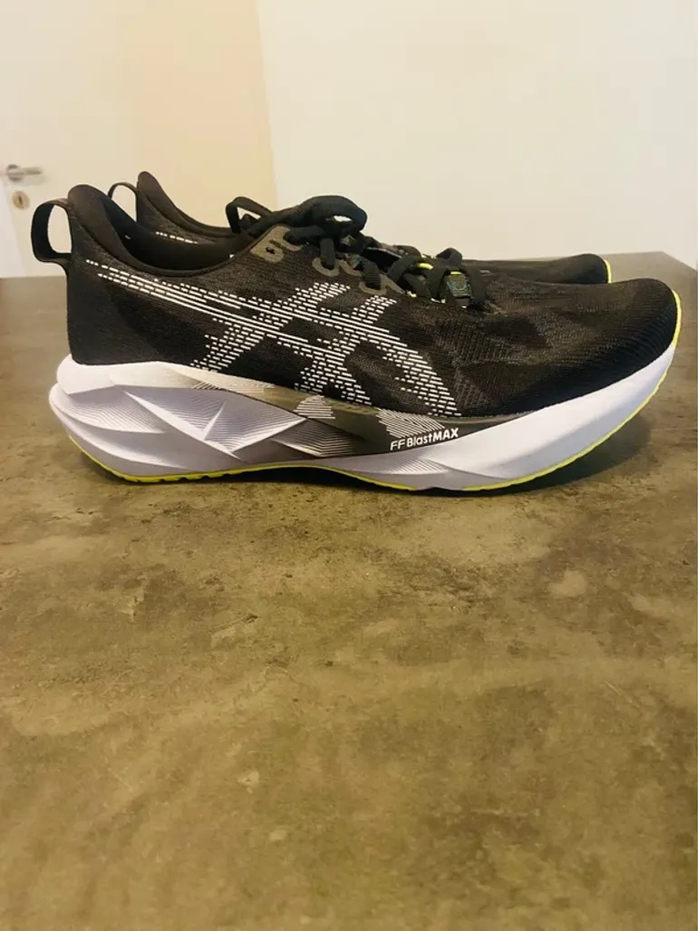 Asics Novablast 5 bike d'occasion — image 3 sur 7