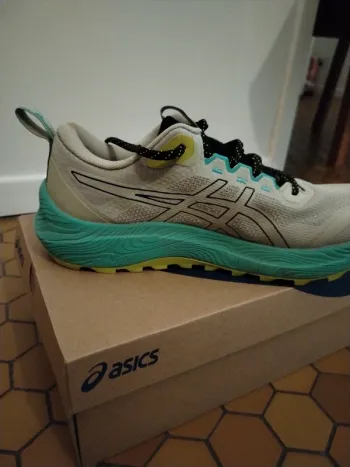 Used Asics Trabuco Terra 3 bike — image 5 of 7