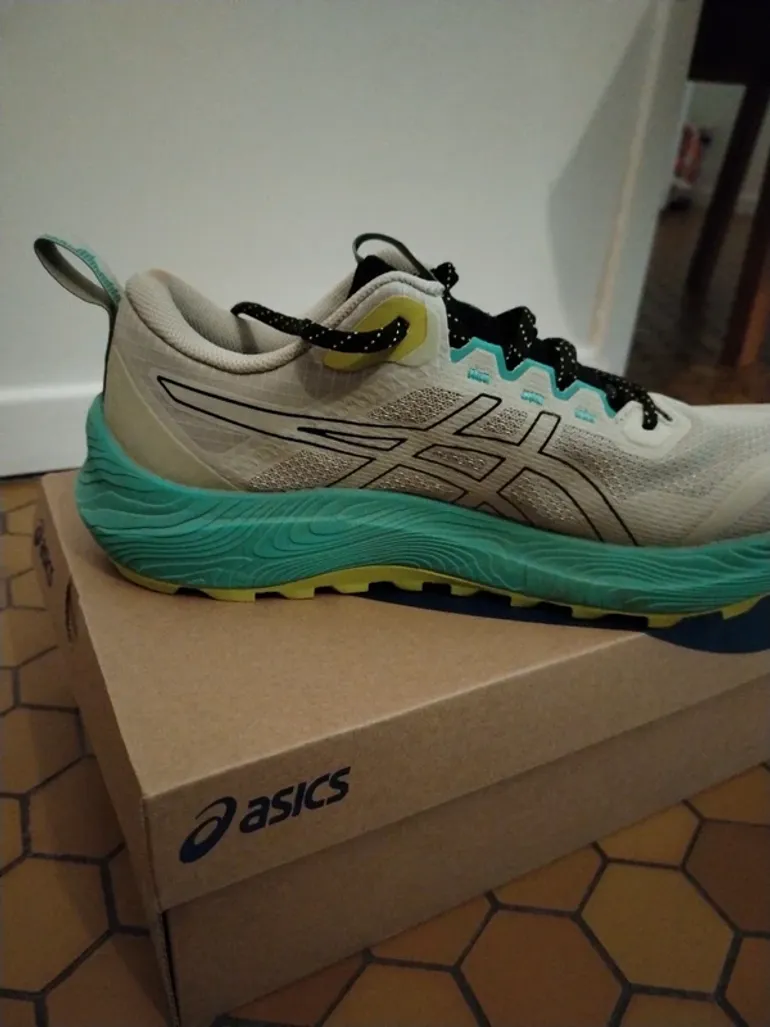 Used Asics Trabuco Terra 3 bike — image 5 of 7