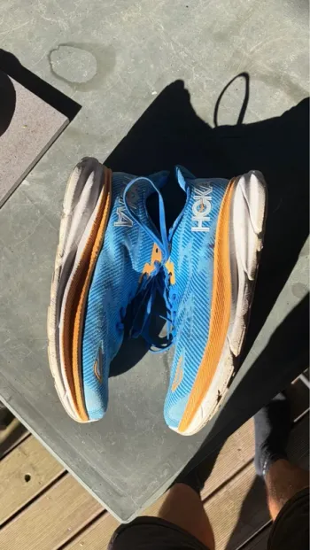 Used Hoka Clifton 9 Running Shoes