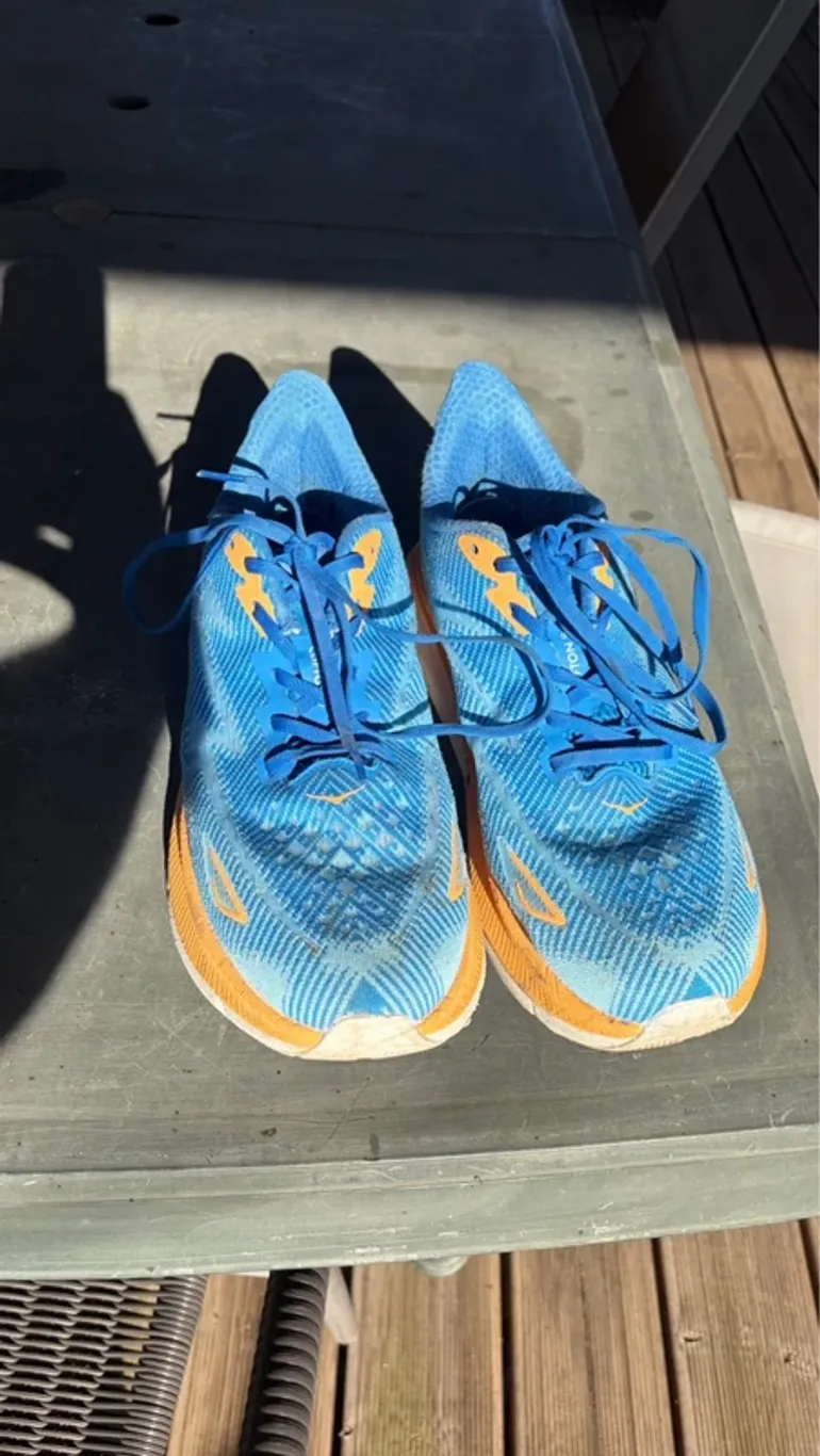 Used Hoka Clifton 9 bike — image 3 of 4