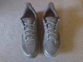 Used Hoka Challenger 8 bike — image 3 of 9
