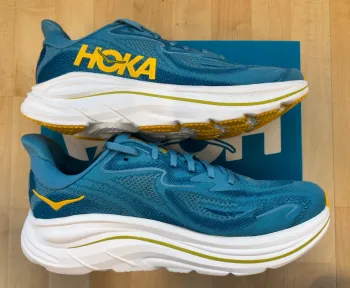 Hoka Clifton 10 Running Shoes d'occasion