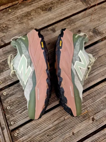 New Balance Hierro V9 bike usato — immagine 7 di 9